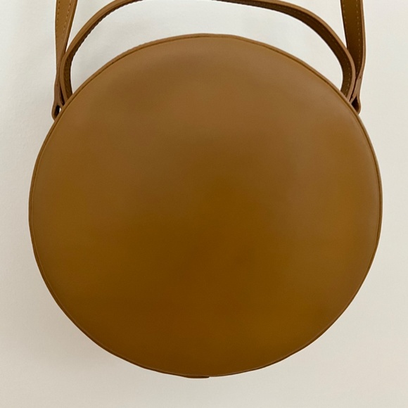 PB 0110 Round Cross-Body Bag - Picture 5 of 10